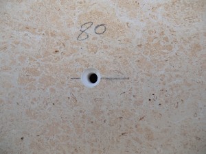 Hueco avellanado antes de su reparación.