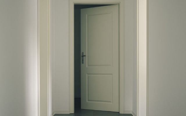 conoce cuanto tipos de puertas correderas hay y sus características